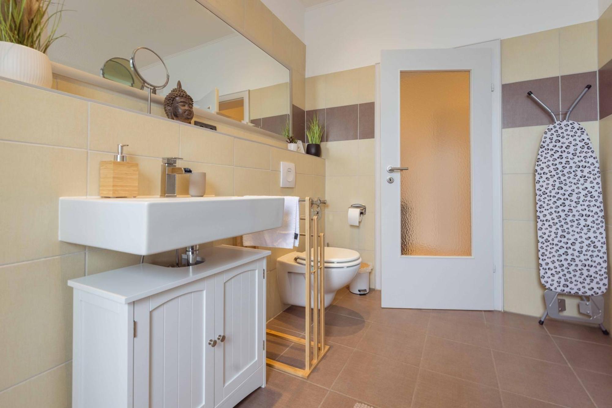 Schillerapartment Hof, Kueche, 24H Digital-Checkin, Parkplatz, Wlan250Mbit Гоф Екстер'єр фото