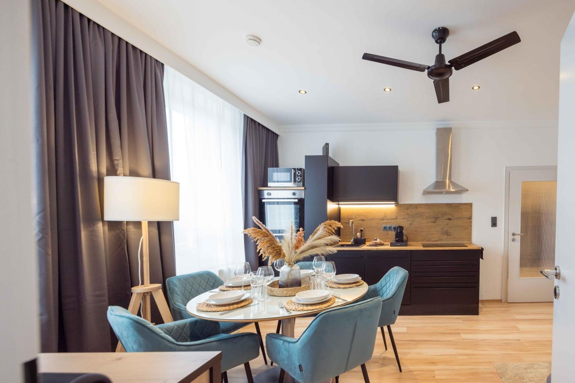Schillerapartment Hof, Kueche, 24H Digital-Checkin, Parkplatz, Wlan250Mbit Гоф Екстер'єр фото