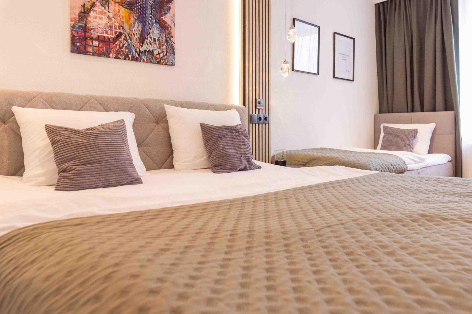 Schillerapartment Hof, Kueche, 24H Digital-Checkin, Parkplatz, Wlan250Mbit Гоф Екстер'єр фото
