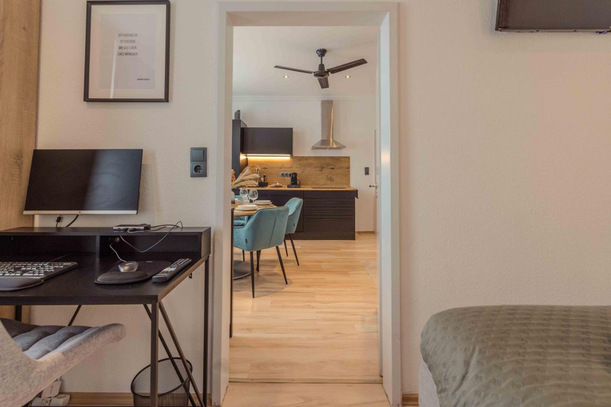 Schillerapartment Hof, Kueche, 24H Digital-Checkin, Parkplatz, Wlan250Mbit Гоф Екстер'єр фото